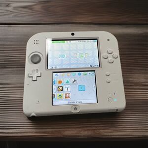Nintendo 2DS Console White & Scarlet Red Charger Included Tested Excellent !!